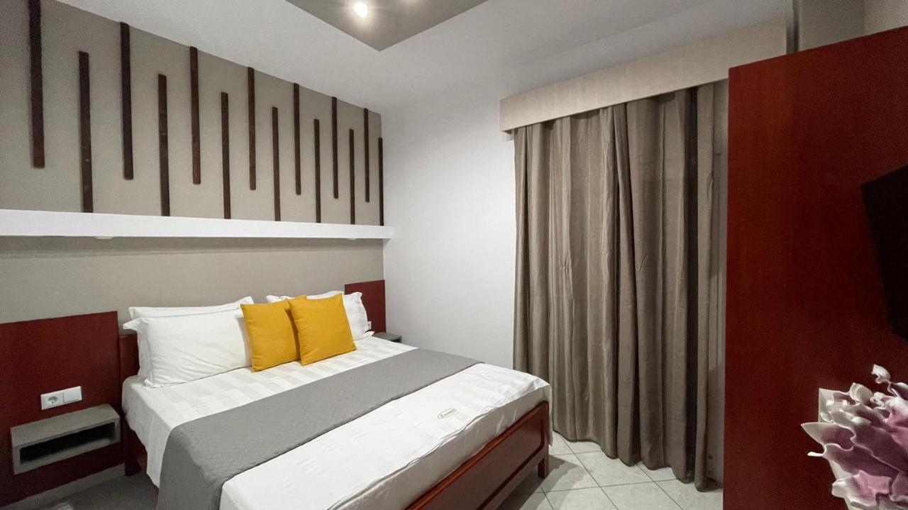 Premium Suites Ofrinion Exterior photo